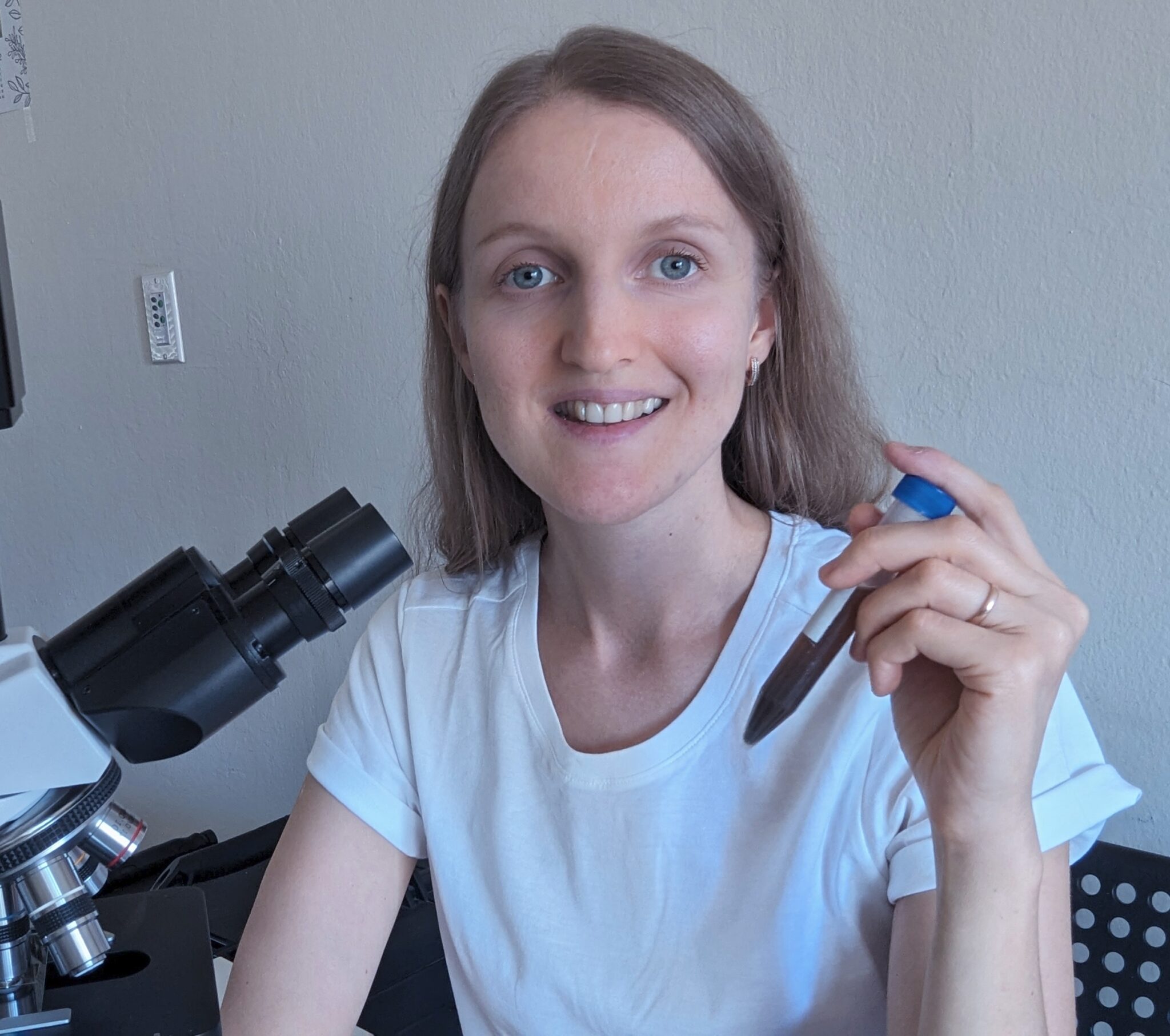 Vera Dorzhinova at the lab